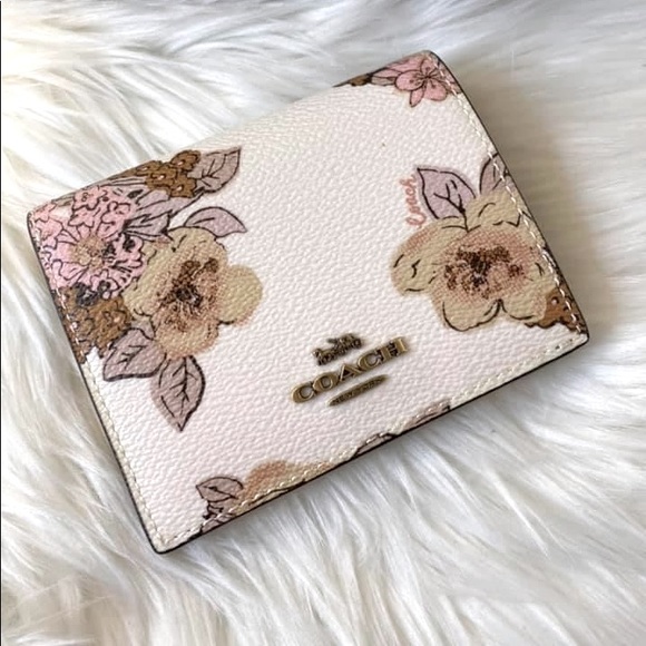 💰SOLD - 89309-Coach Small Snap Wallet